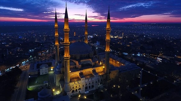 Müslümanlar için son derece önemli kabul edilen ve ibadetlerini eksiksiz olarak yerine getirmek istedikleri üç aylar, 23 Ocak'ta Recep Ayı ile başladı.