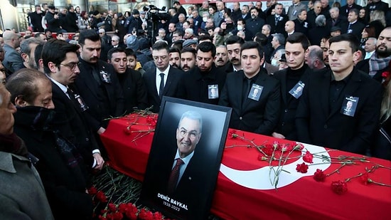 Deniz Baykal İçin Tören Düzenlendi: 'Siyasi Yasakların Kaldırılması İçin Mücadele Etti ve Kazandı'