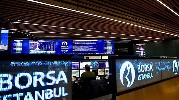 3 gün kapanmayan, sonrasında ise çarşamba günkü işlemleri iptal edilen Borsa İstanbul'da işlemlerin geçerli olduğu 2 günde deprem bölgesindeki 10 ildeki 381 bin yatırımcının 5.4 milyar lira kaybı oluştu.