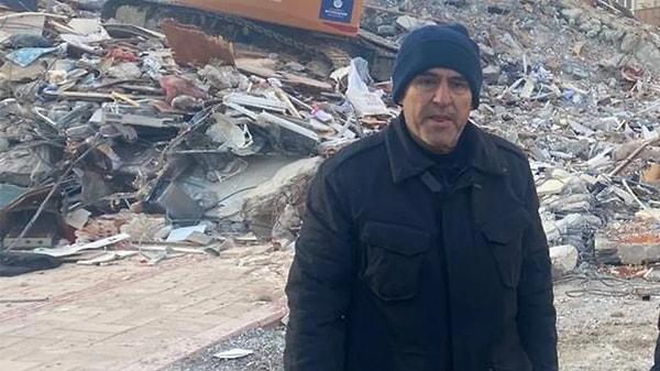 AK Parti Hatay Kurucu İl Başkanı olan Sadullah Ergin, depremde 16 akrabasını kaybetti.