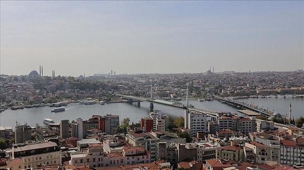İstanbul'da 2000 ve öncesinde yapılmış bina sayısının 818 bin 339 olurken, söz konusu yapıların 555 bin adedi 1980-2000, 264 bini ise 1980 öncesinde yapılmış durumda.