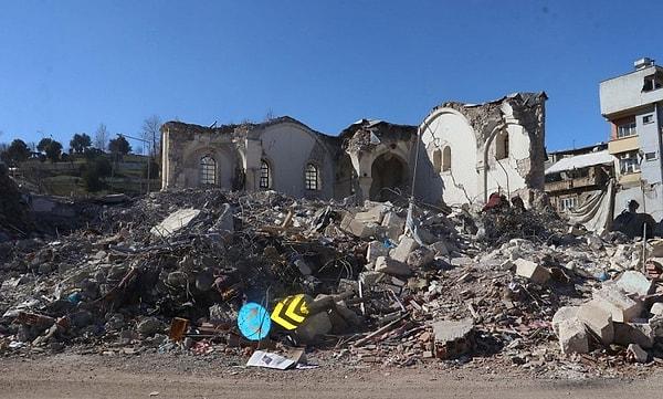 Geçmişte pek çok depremde tahrip olan Ulu Cami, 2023 Kahramanmaraş depremlerinde maalesef tamamen yıkılmıştır.