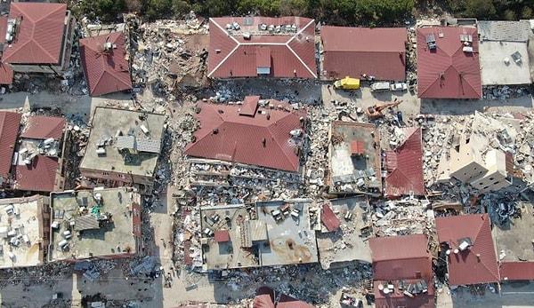 6 Şubat'ta yaşadığımız deprem felaketi Kahramanmaraş, Hatay, Malatya, Gaziantep, Adana, Adıyaman, Osmaniye, Diyarbakır, Kilis ve Şanlıurfa'daki binlerce evin yıkılmasına sebep oldu.