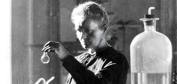 11. Marie Curie hangi elementi bulmuştur?