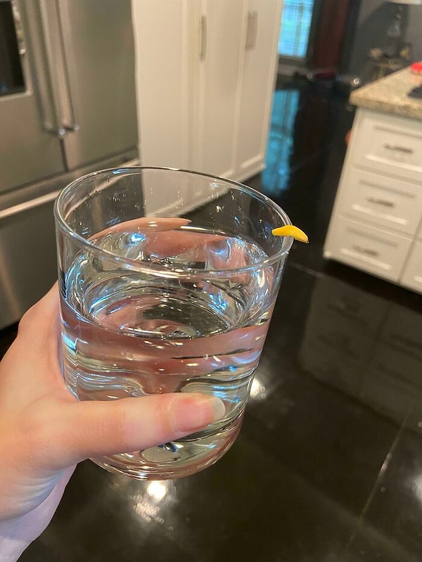 Кому водички с лимоном?