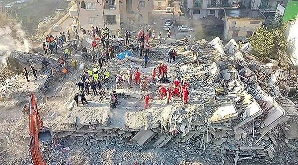 Kahramanmaraş'ta meydana gelen 7,7 ve 7,6 büyüklüğündeki deprem enkaza dönüşen binlerce binayla birlikte yüreklerimizi de enkaza çevirdi.