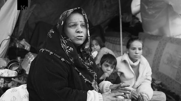 Sesinin duyurulmasına engel olunan kadın sinirlenerek, 'Benim kocam yok, oraya gidemiyoruz, çocuklarım öldüğünde hesap verecek misin?' diyerek 'Devleti kötülemeyin' diyen kişilere tepki gösterdi.