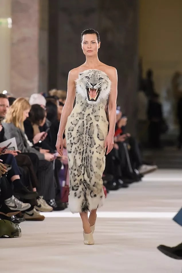 Shalom Harlow, one of the most famous supermodels ever, also walked in a sleeveless leopard dress.