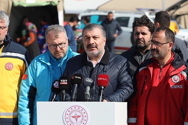 Çalışmaları Hatay'dan takip eden Sağlık Bakanı Fahrettin Koca, son duruma ilişkin bilgiler verdi.