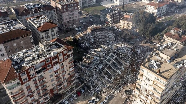 6 Şubat Pazartesi günü saat 04.17 sularında Kahramanmaraş Pazarcık'ta meydana gelen deprem 7.7 büyüklüğündeki deprem herkesi uykusunda yakaladı.