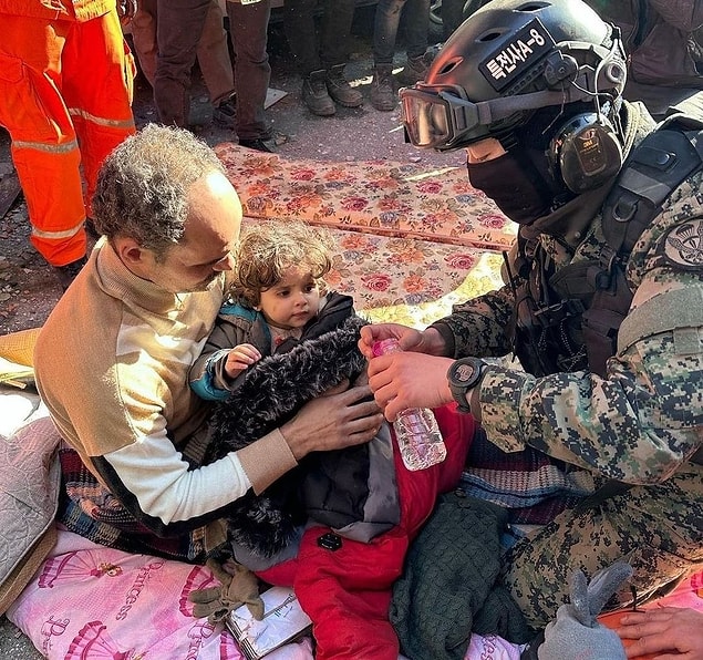 Dünyanın birçok ülkesinden destek geldiği afet bölgesine yardım edebilmek için adeta seferberlik ilan edildi.