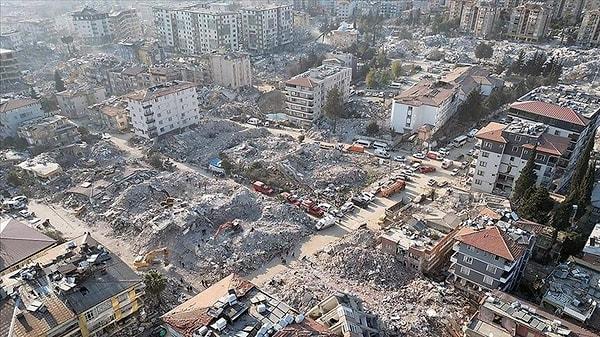 6 Şubat günü Kahramanmaraş ve çevresindeki 9 ili daha etkisi altına alan iki büyük depremle bu yerler resmen hayalet şehre dönmüştü.