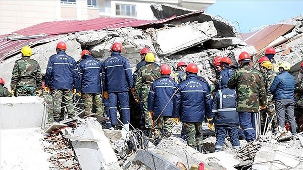 Deprem bölgelerine taziye mesajları ve insani yardımlar dünyanın dört bir yanından gelirken, dün gece gerçekleşen BAFTA Ödül Töreni de Türkiye depremini unutmadı.