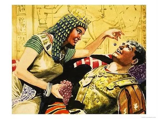 Fakat Antony ve Kleopatra kısa bir süre sonra Yunanistan'ın Aktium kentinde gerçekleşen büyük bir deniz savaşında katılmıştır.