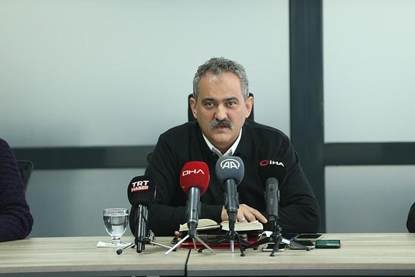 Milli Eğitim Bakanı Mahmut Özer, Kahramanmaraş merkezli yaşanan depremlerden etkilenen 10 ilde eğitim öğretime ne zaman başlanacağına ilişkin açıklama yaptı.