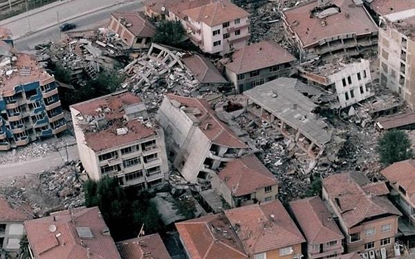 6 Şubat günü Kahramanmaraş'ın Pazarcık ilçesinde meydana gelen 7.7 büyüklüğündeki deprem binlerce vatandaşı uykusunda yakaladı. Vatandaşlara korku dolu anlar yaşatan depremden birkaç saat sonra Elbistan'da 7.6 büyüklüğünde bir felaket daha yaşandı.