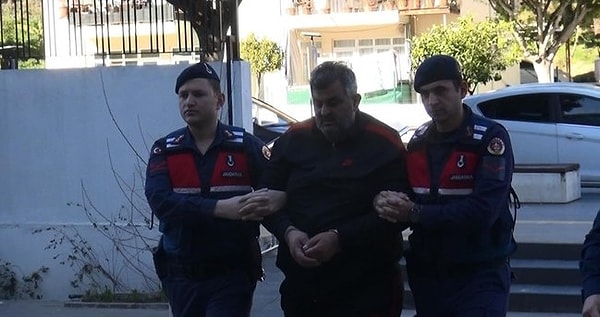 Kaçak inşaat nedeniyle açılan davada ise Hatay 4. Asliye Ceza Mahkemesi, sanık Ömer Cihan’ı imar kirliliği suçlamasıyla 1 yıl hapis cezasına çarptırıp, indirim uygulamış. 10 ay hapis cezası ile cezalandırılmasına kara verilen Cihan’ın cezası bir günü 40 TL’den hesaplanmak üzere 12 bin lira adli para cezasına çevrilmiş.