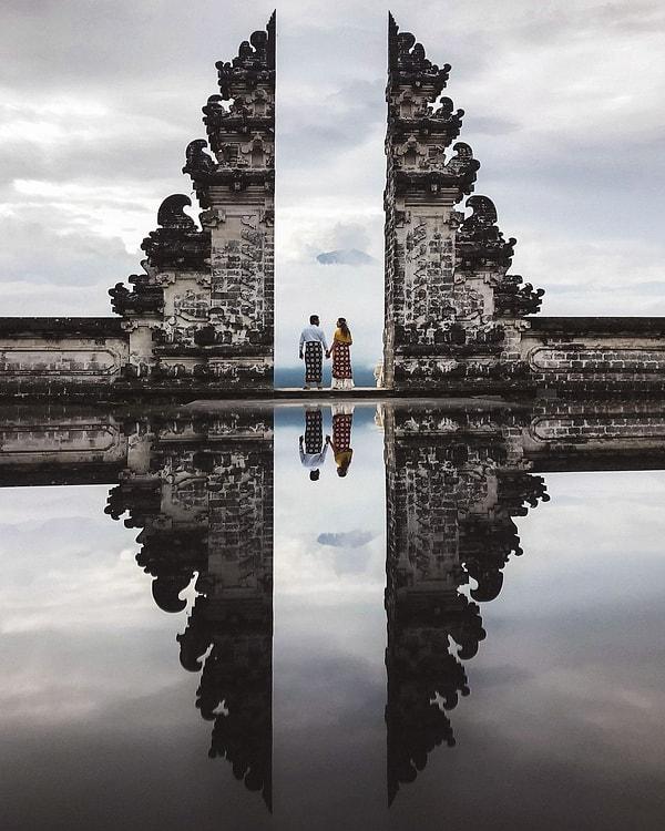 8. Lempuyang Tapınağı - Endonezya