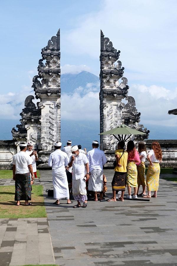 8. Lempuyang Tapınağı - Endonezya