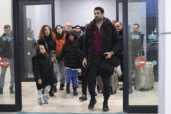 Ailesini İstanbul'a getirdikten sonra yardım çalışmaları için Hatay'a geri dönen Demirel, Hatayspor Sportif Direktörü Taner Savut'un yaşamını yitirmesini sosyal medya hesabından duygusal bir veda yazısıyla paylaştı.