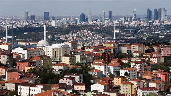 Türkiye'nin deprem gerçeği son yaşanan felaketle sorgulanırken, 20 yıldan fazla süredir Marmara Bölgesinde de uzmanların uyarılarıyla yaşanan bir hayat var. Türkiye nüfusunun TÜİK'e göre yüzde 18,70'nin yaşadığı, GSYH'nin yüzde 30,4'ünü kapsayan İstanbul ise başlı başına sorgulanıyor.