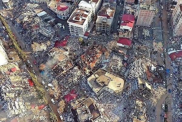 Kahramanmaraş depremlerinin ardından Hatay'da yaşanan büyük sarsıntılar bir kez daha ölüm acısını yaşattı.