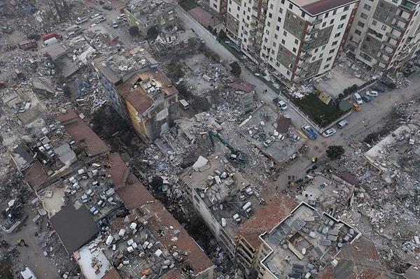 Kahramanmaraş'ta 6 Şubat günü meydana gelen 7.7 v3 7.6 büyüklüğündeki depremler tüm Türkiye'yi yasa boğdu. Binlerce kişinin yaşamını yitirdiği afette 11 il enkaz yığınına dönüştü.