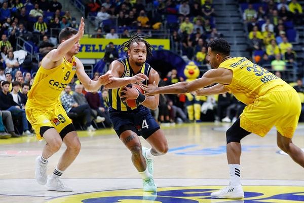 Euroleague'deki son maçında ALBA Berlin'i konuk eden Fenerbahçe Beko, rakibini 101-86 mağlup ederek iki maç sonra galip geldi.