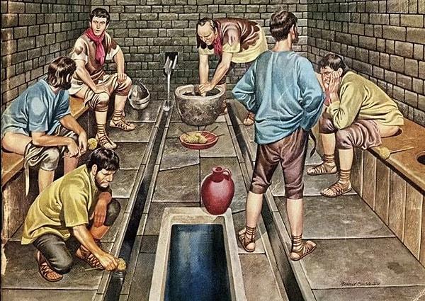 Öyle ki dönemin çamaşırhanelerinde ve halka açık yerlerde insanların yaptığı idrarı toplamak için devasa büyüklüklerde kil çömlekler bulunduruyorlardı. En sonunda o kadar çok idrar toplanıldı ki Roma imparatoru Vespasian idrara vergi koydu.