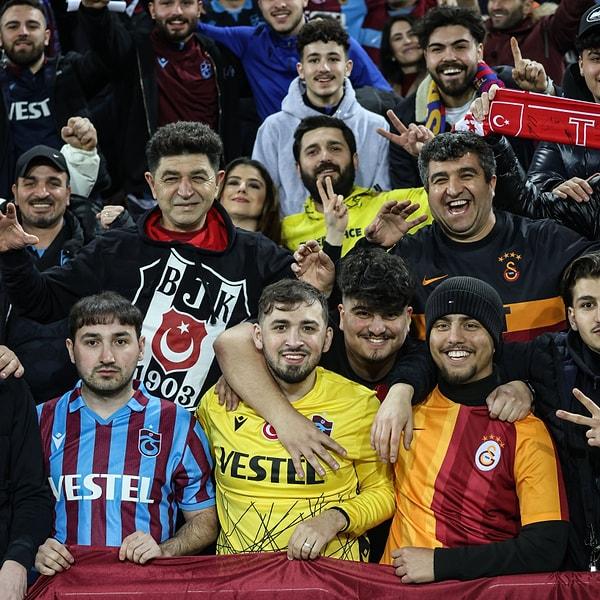 Saint Jakob-Park'ta oynanan karşılaşmada  Trabzonspor'a her renkten taraftarlarımız eşlik etti.