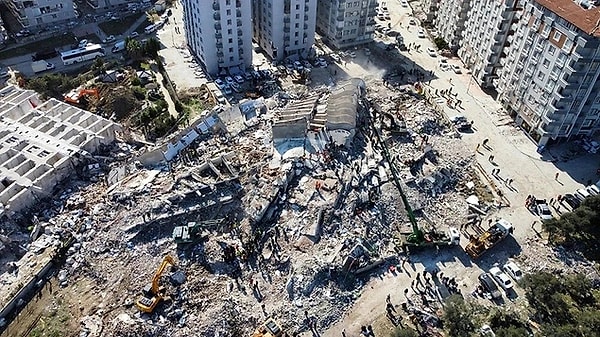 Kahramanmaraş'ın Pazarcık ve Elbistan ilçelerinde 6 Şubat'ta meydana gelen yıkıcı depremler tüm Türkiye'yi yasa boğdu.
