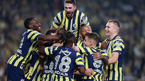 Fenerbahçe'de Lincoln Henrique, Jayden Oosterwolde, Joshua King, Luan Peres ve Michy Batshuayi maçta forma giyemeyecek.