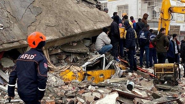 Kahramanmaraş merkezli meydana gelen depremde can kayıpları ile birlikte depremzedelerin hali de can yakmaya devam ediyor.