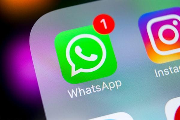 Günümüzün en popüler ücretsiz mesajlaşma uygulaması Whatsapp, akıllı telefonların hemen hemen hepsinde kullanılabiliyor. Uygulamayı kullanmak için Android veya iOS kullanıcısı olmak yeterli.
