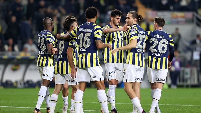 'Hükûmet İstifa' Sloganlarının Damga Vurduğu Erteleme Maçında Fenerbahçe Konya'yı 4 Golle Geçti