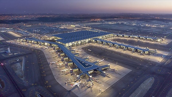 İstanbul'da olası deprem senaryolarının İstanbul Havalimanı'nda planlanan tüm tesis ve yapılara muhtemel etkilerinin, 2015 yılındaki tasarım aşamalarında dikkate alındığı aktarılan açıklamada, şunlar kaydedildi: