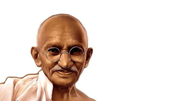 "Dünyada görmeyi istediğin değişimin kendisi ol..." Mahatma Gandhi