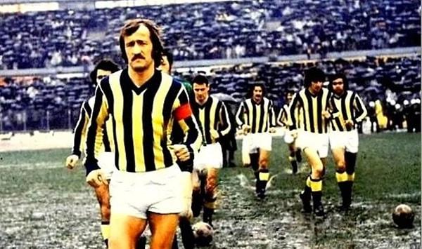 Şengül, futbol kariyerinde 1964-1975 yılları arasında Fenerbahçe forması giymişti.