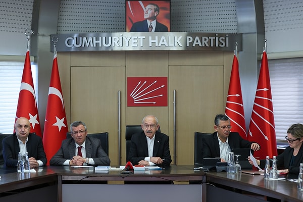 CHP Grup Toplantısı, Kılıçdaroğlu başkanlığında, parti genel merkezinde basına kapalı yapıldı.