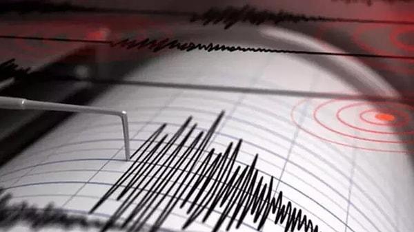 AFAD'ın internet sitesinde yer alan bilgiye göre İzmir'de 4.1 büyüklüğünde deprem meydana geldi. Afet ve Acil Durum Yönetimi Başkanlığı'ndan (AFAD) alınan bilgiye göre saat 21.22'de İzmir'de 4.1 büyüklüğünde Deprem meydana geldi.
