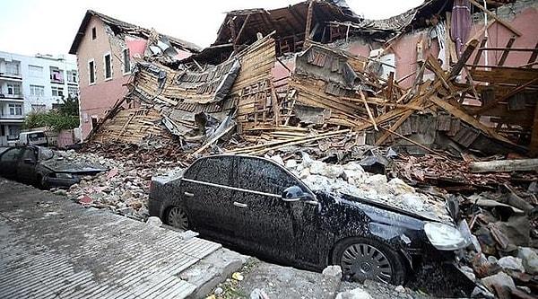 6 Şubat Pazartesi günü merkez üssü Kahramanmaraş/Pazarcık olan 7.7 büyüklüğünde bir deprem ve ardından  7.5 büyüklüğündeki depremden sonra ise 10 farklı ilimizde binlerce bina yıkıldı, sayısız vatandaşımızın enkaz altında kaldı.