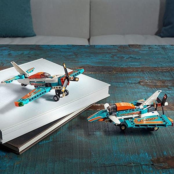6. Farklı tarz bir hediye için model LEGO uçak...