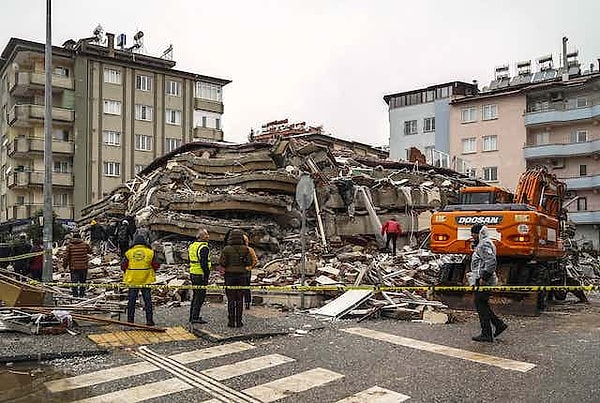 Ulusal Deprem Bilgi Merkezi’nden yapılan açıklamada, dünya çapında her yıl yaklaşık 20 bin ya da günlük 55 kadar depremin meydana geldiği bildirildi.