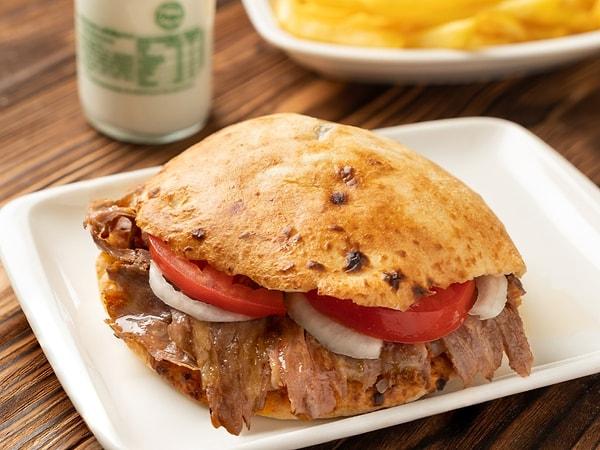 Karşınızda dünyanın en sevilen sandviçi: Tombik döner!