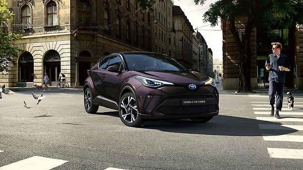 Toyota C-HR Hybrid fiyat listesi Mart 2023