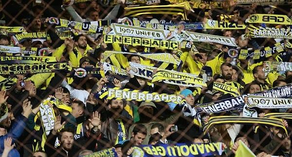 Fenerbahçelilerin depremin ardından 25 Şubat’taki Konyaspor maçı boyunca “Hükümet istifa” diye slogan atması siyasette yeni bir tartışmanın fitilini ateşlemişti.
