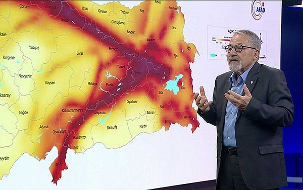 Naci Görür değerli bir akademisyen ve deprem hakkında halkı bilgilendiren en önemli kişilerden.