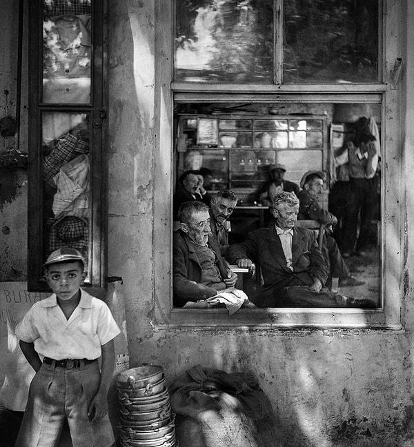 3. Ara Güler'in İstanbul, Kartal'da çektiği bir fotoğraf. (1956)
