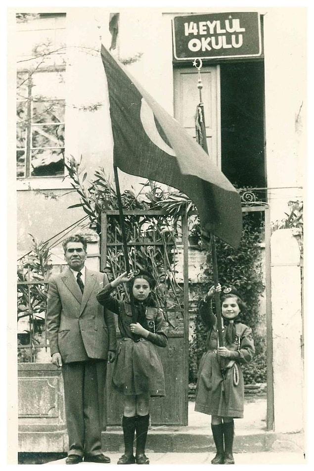 6. İzmir, Bergama'da bir ilkokul. (1954)