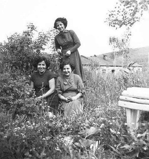 13. Kars'ın Susuz ilçesindeki Cılavuz Köy Enstitüsü öğretmenleri. (1940'lar)
